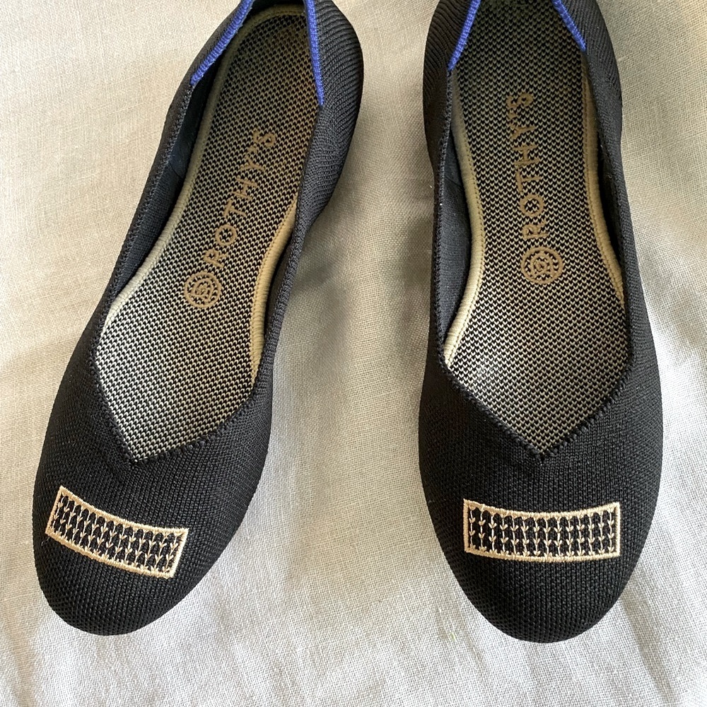 ROTHY’S Licorice Flats Gold/Blue Trim Size 9
